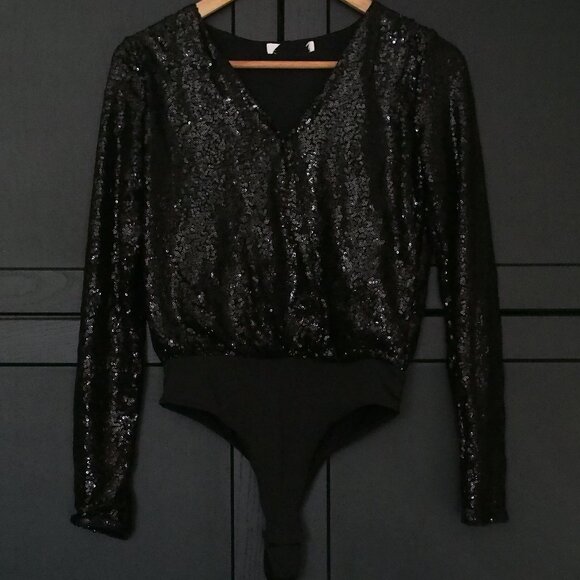 H&M | NWOT Black V-neck Bodysuit - Picture 4 of 9